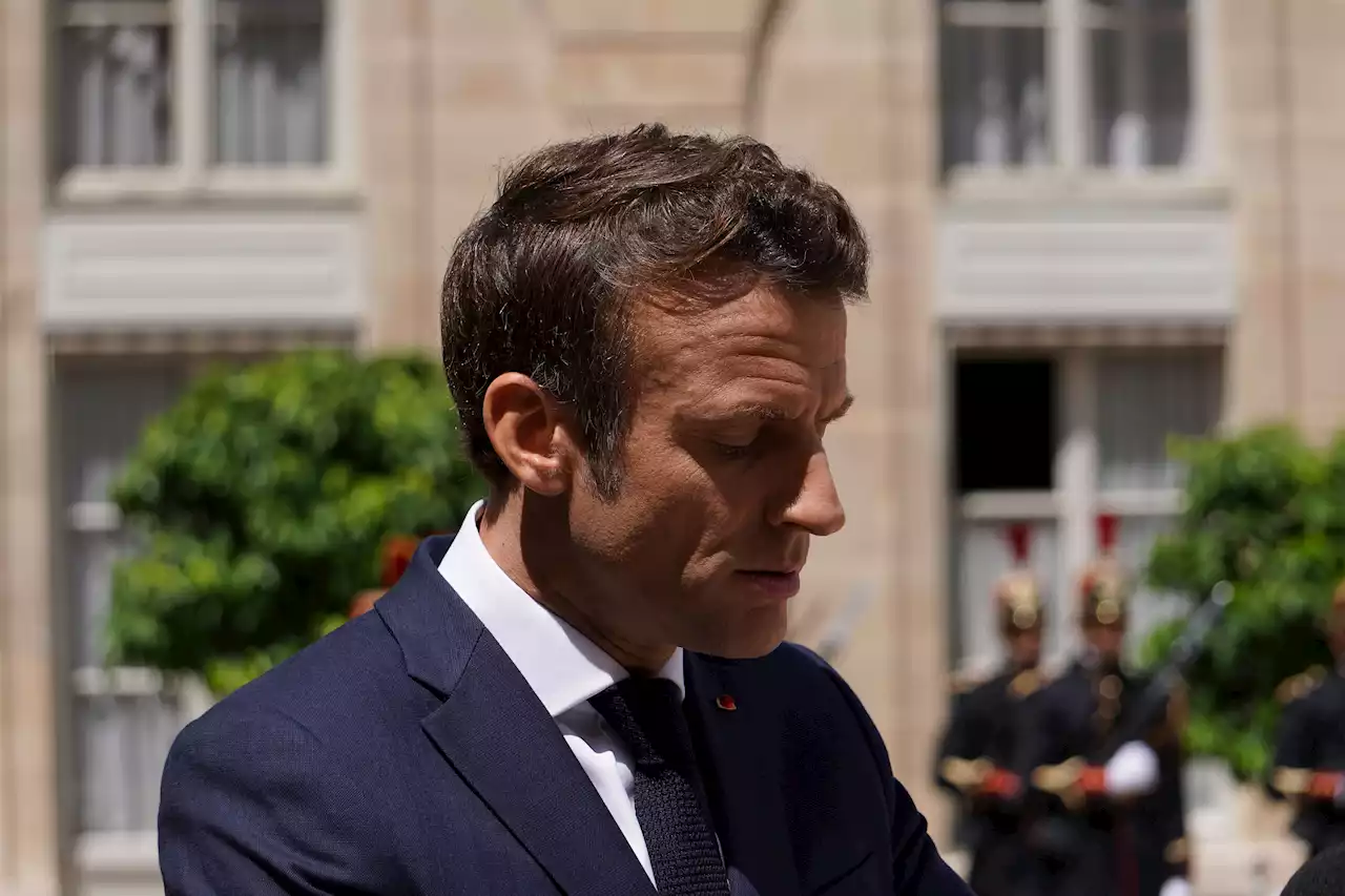 Macron fait un double geste envers les Algériens et les pieds-noirs