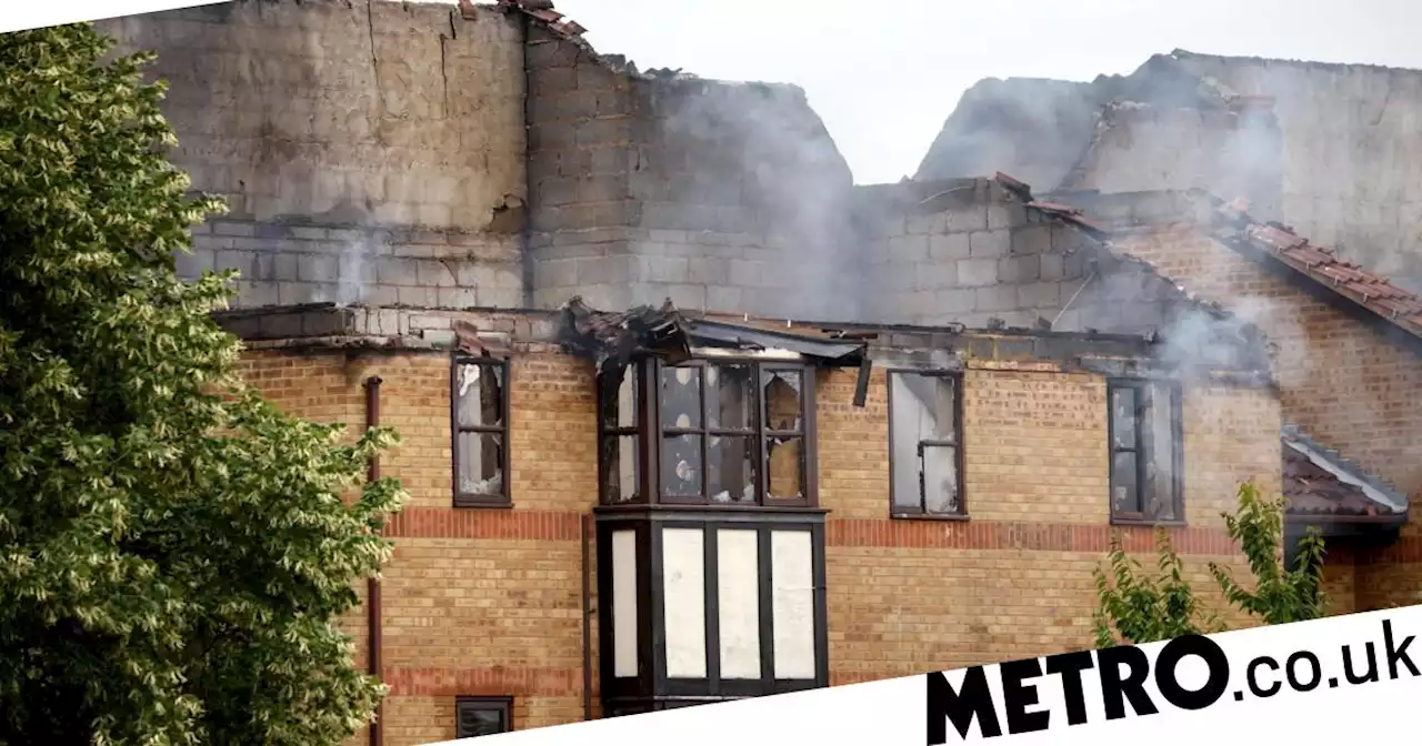 Heroic bricklayers 'saved two men from Bedford explosion inferno'