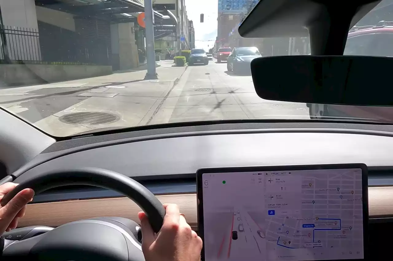 Watch this Tesla Model 3 ‘Self-Drive’ into oncoming traffic