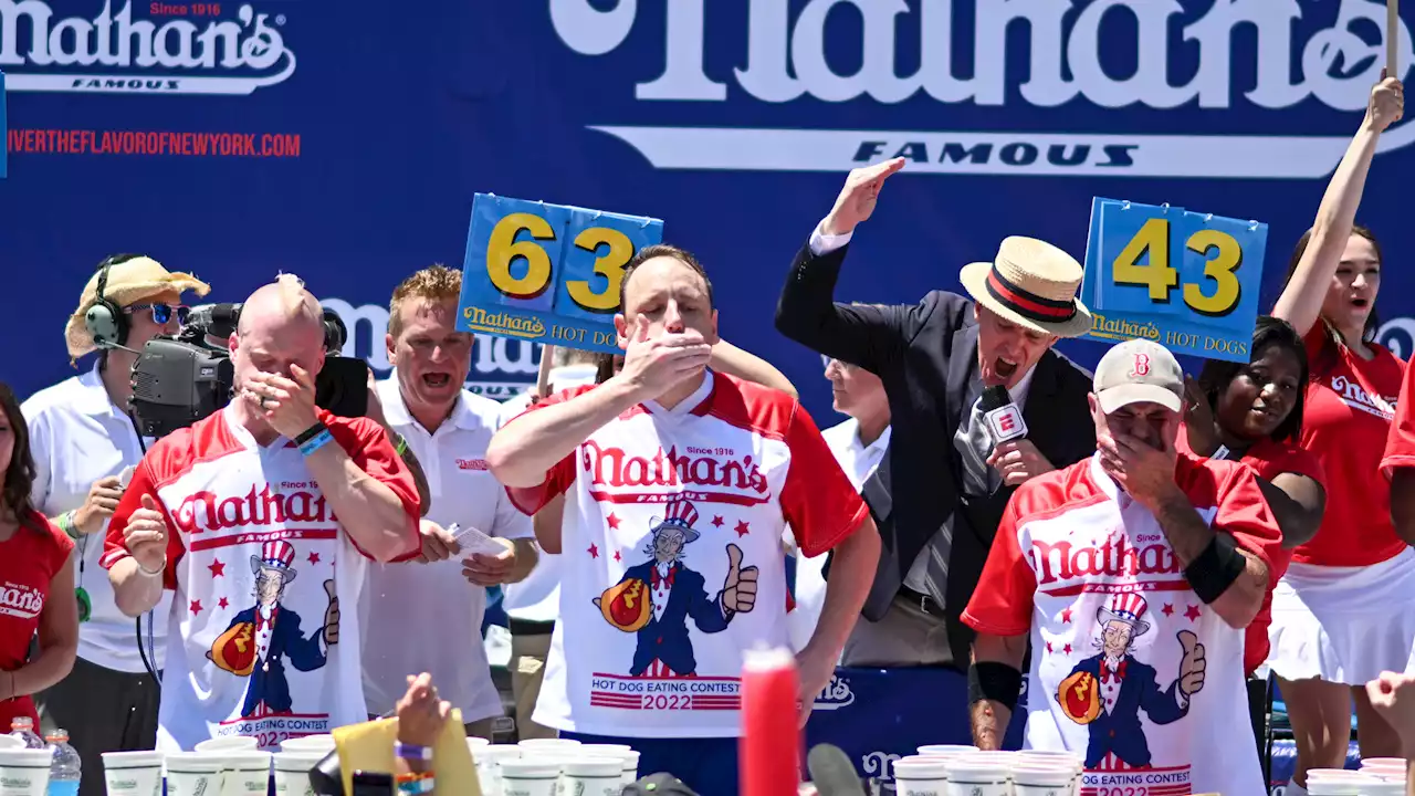 Mass. Man Finishes 2nd in Nathan's Famous Hot Dog Eating Contest