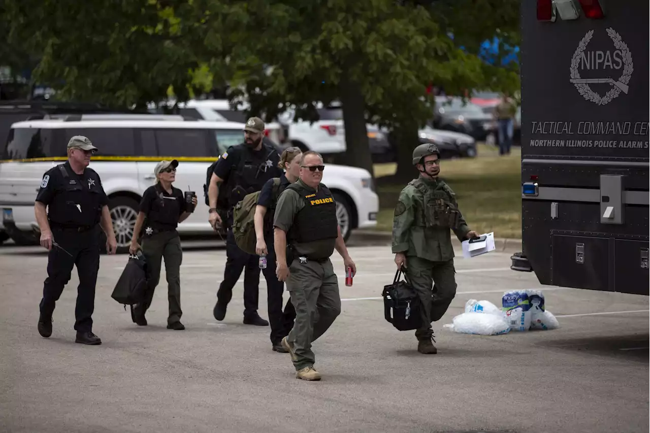 Highland Park hospitals bring in over a dozen doctors amid parade shooting