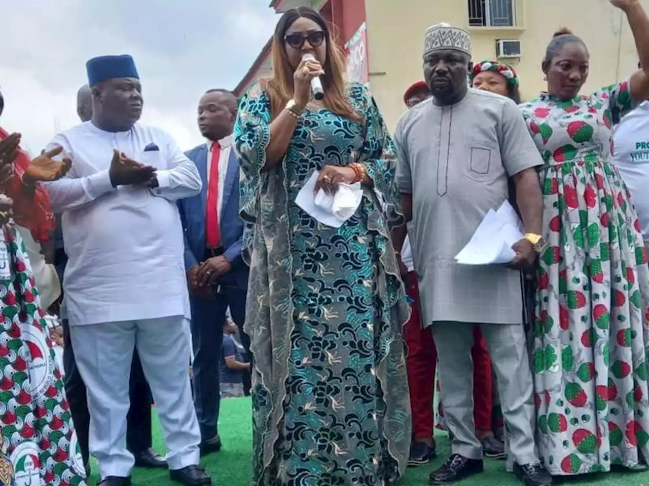 Cross River PDP governorship candidate unveils ace broadcaster as running mate
