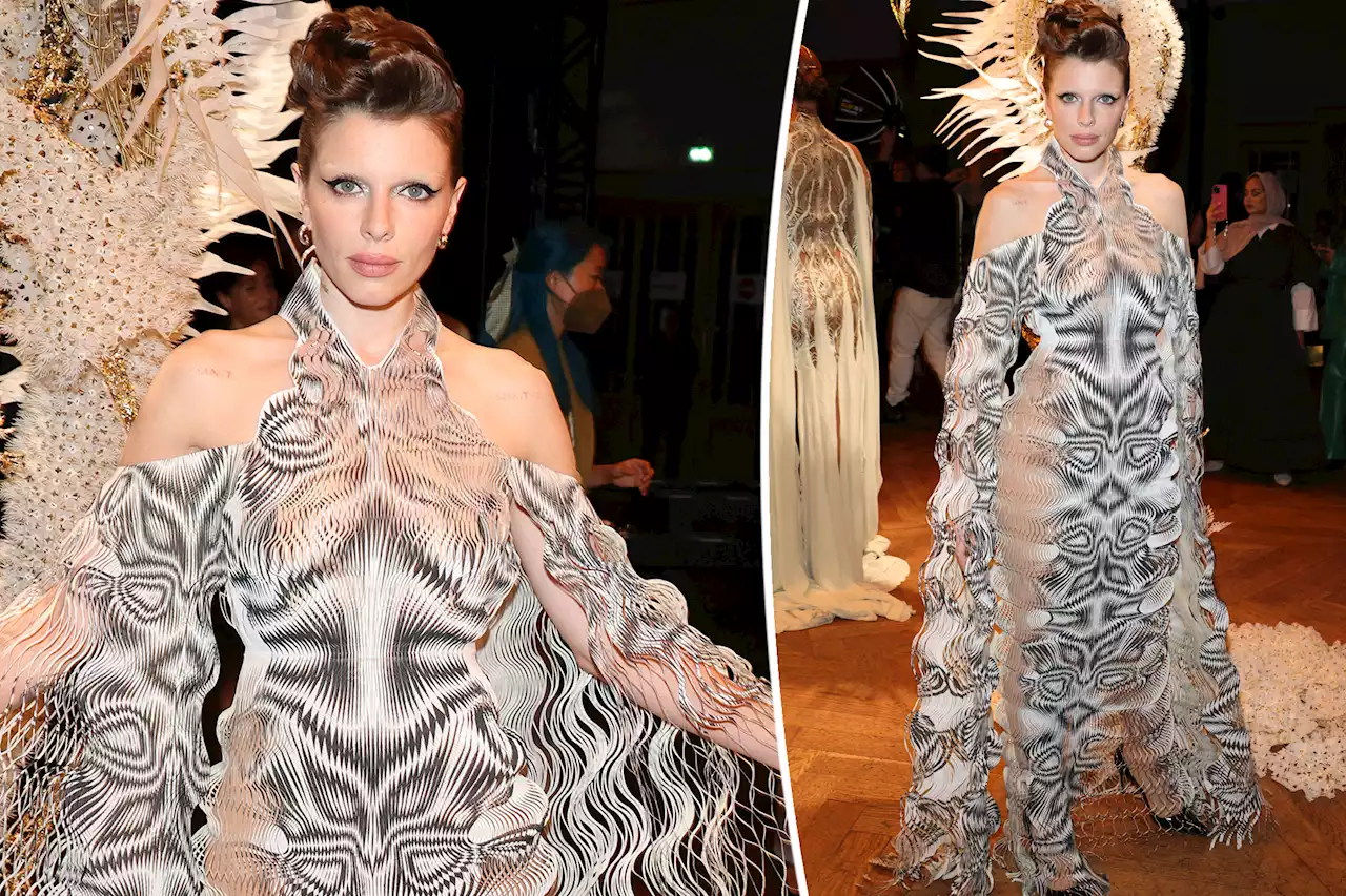 Julia Fox back at Paris Fashion Week in trippy gown