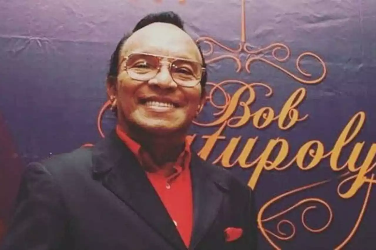 4 Lagu Populer Bob Tutupoly yang Dikenang Sepanjang Masa - Pikiran-Rakyat.com