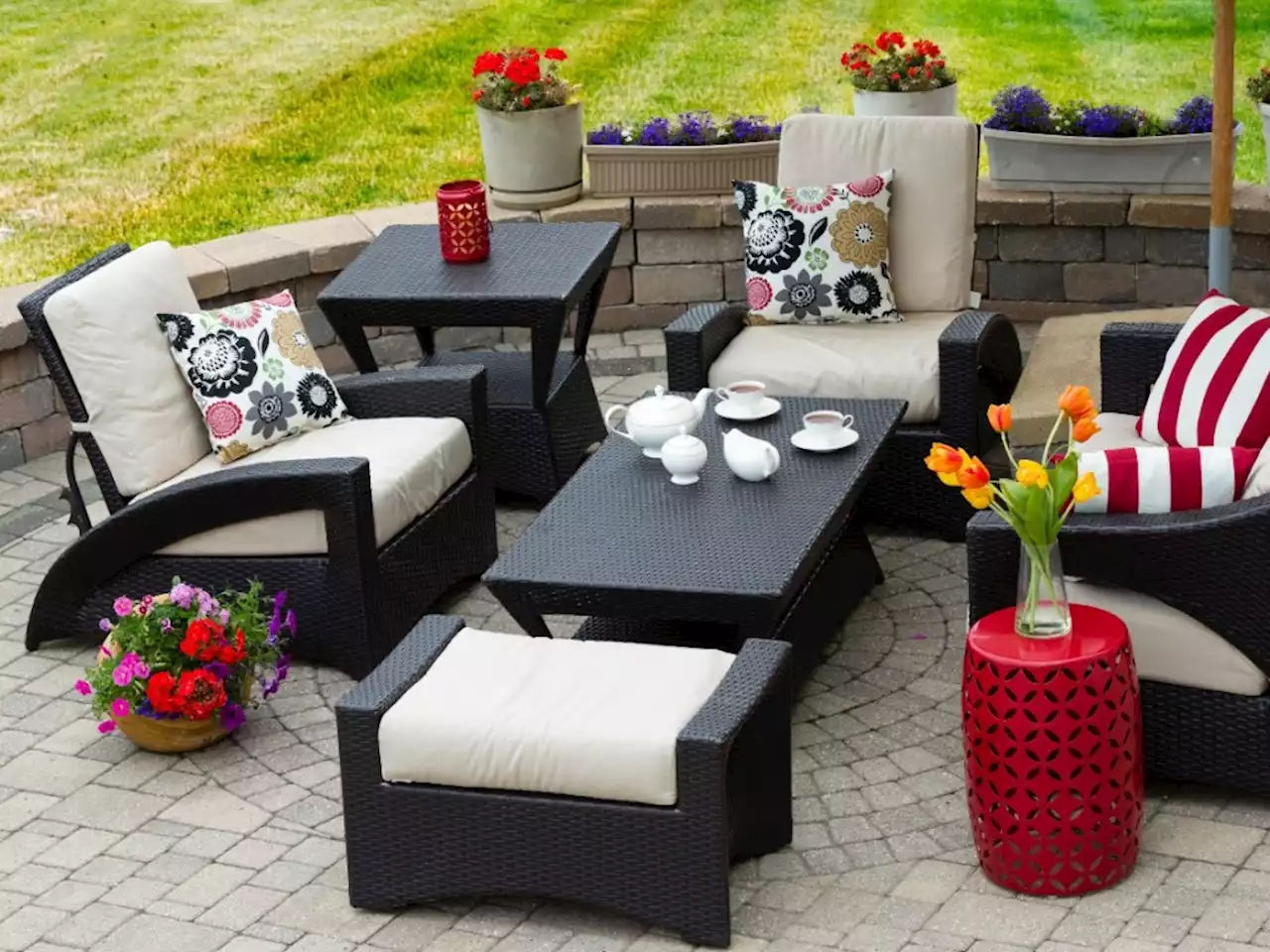 Stylish Patio Furniture You Need for Outdoor Entertaining