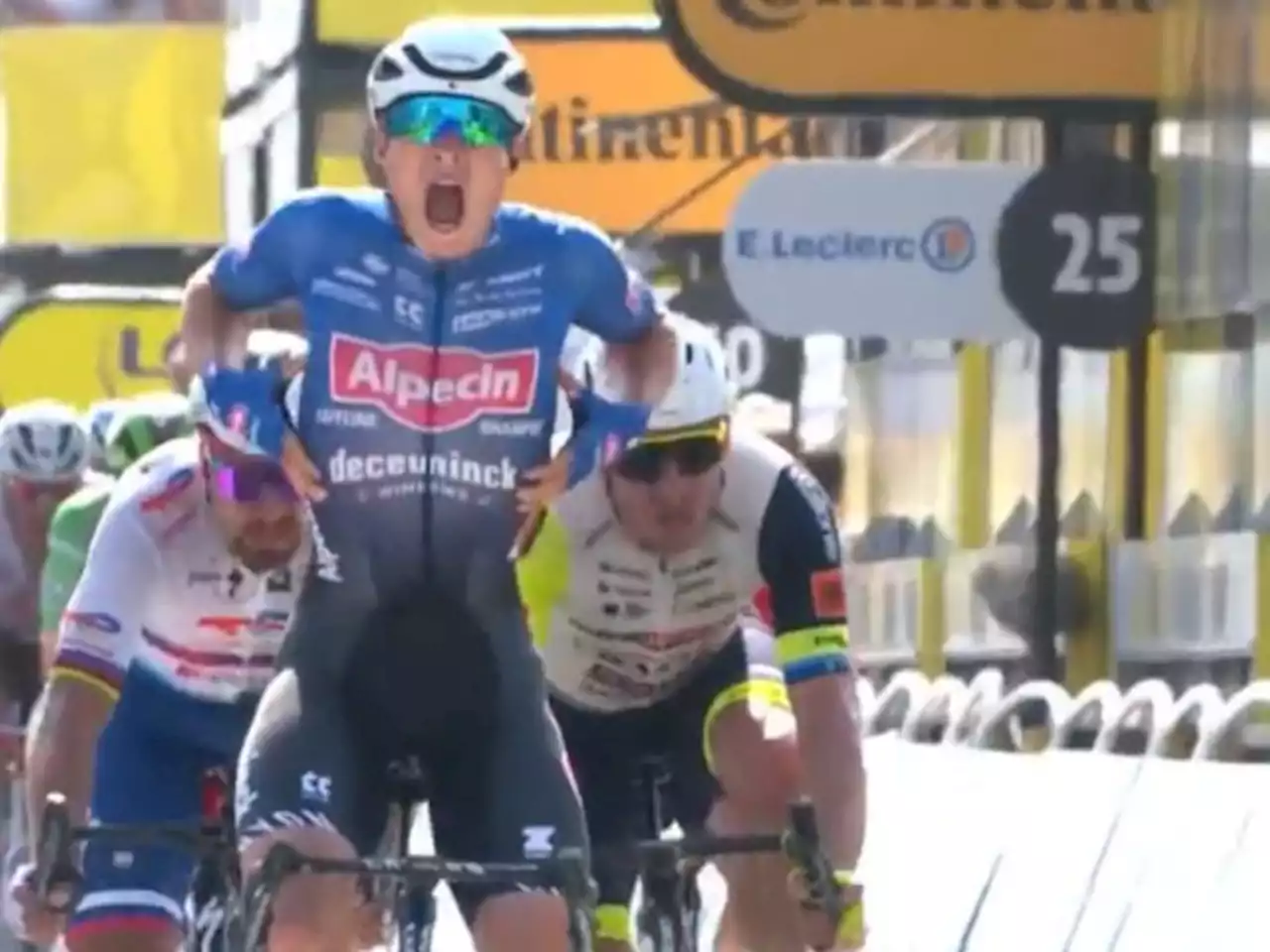 Embarrassing Moment Tour De France Cyclist Thinks He’s Won The...