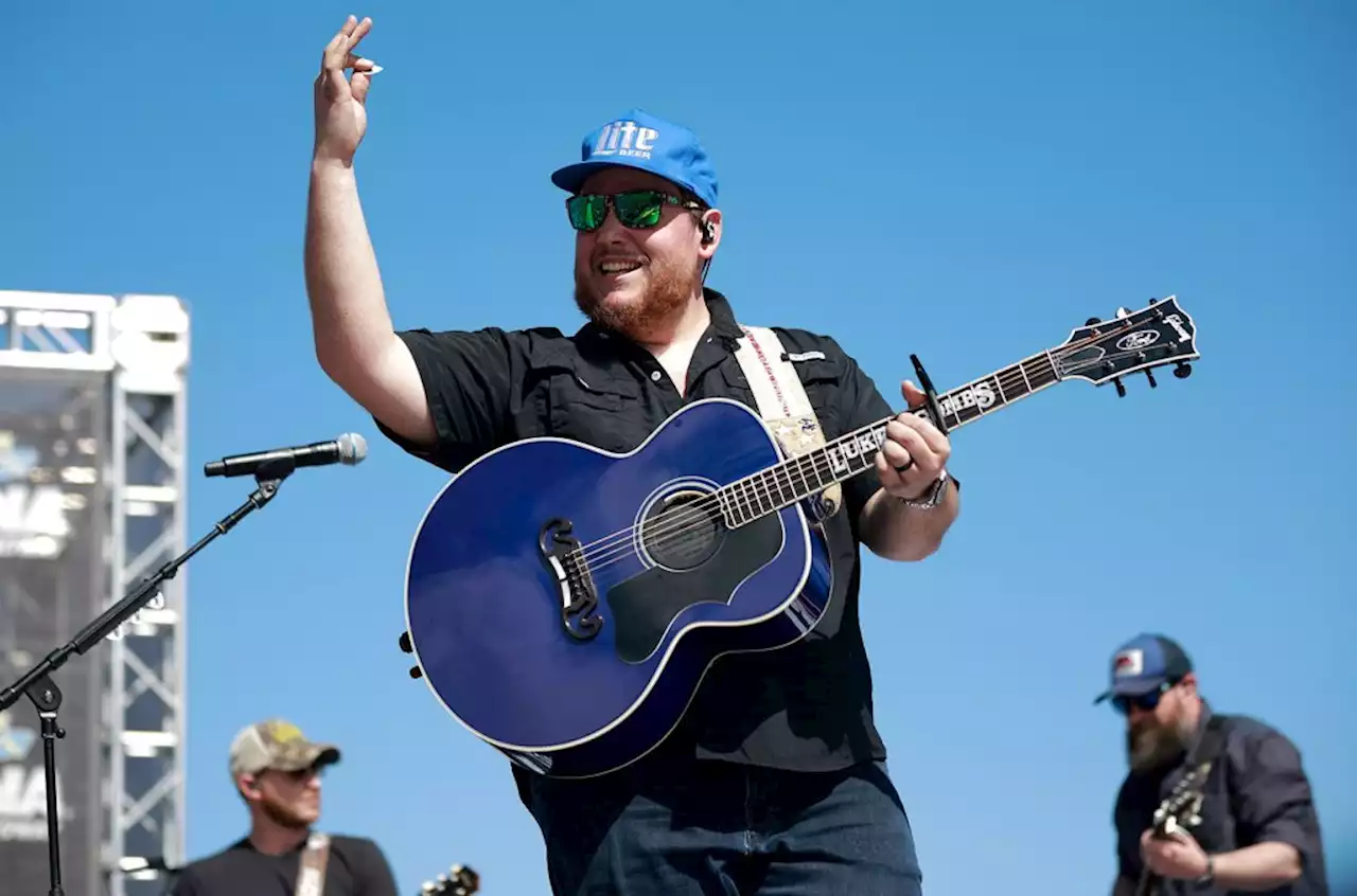 Luke Combs Returns to No. 1 on Billboard Artist 100 Thanks to ‘Growin’ Up’ Debut