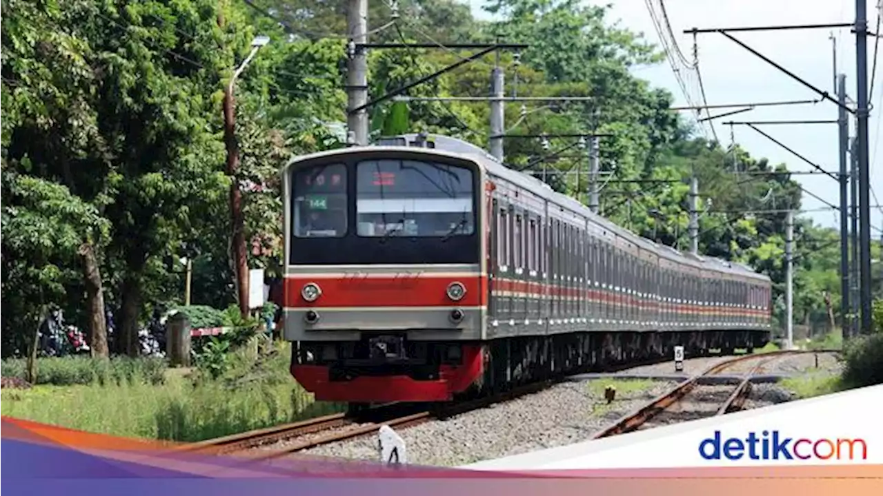 Terjadi Lagi! Kaca KRL Pecah Dilempar Batu Jelang Stasiun Duri