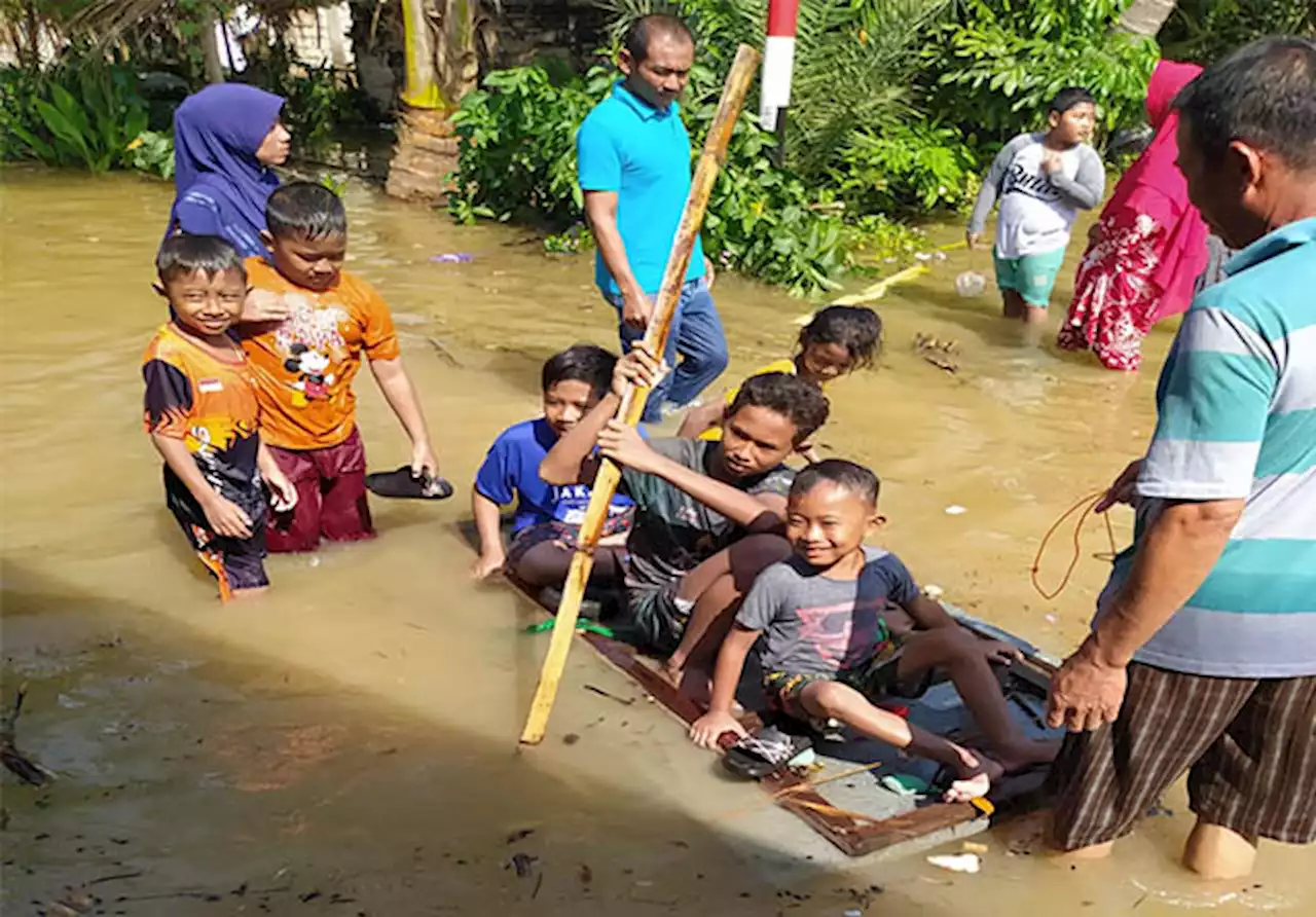 Baru Pertama Terjadi, Banjir Terjang Sejumlah Desa di Gresik Utara