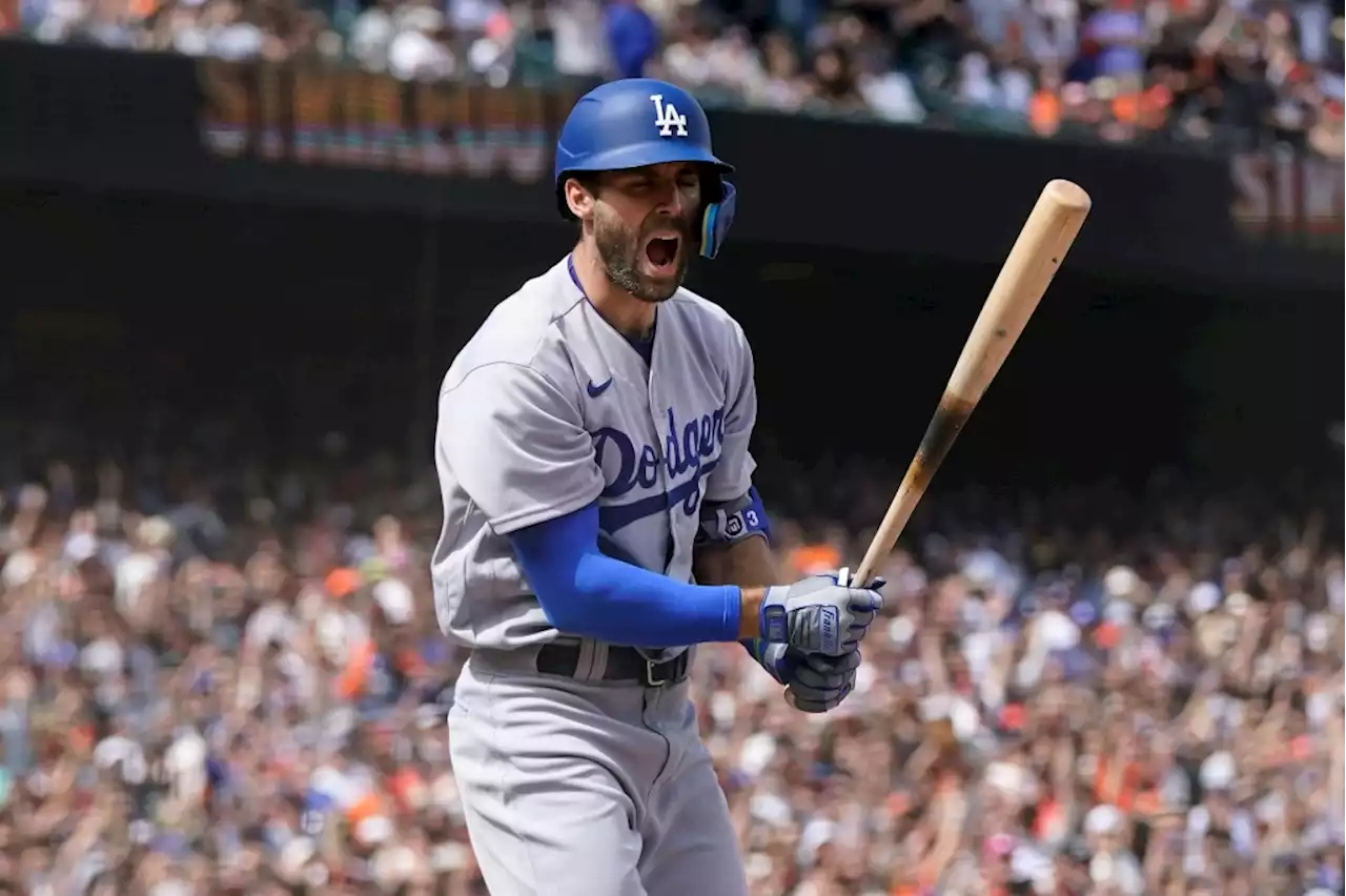 Dodgers’ Chris Taylor has ‘a small fracture’ in his left foot