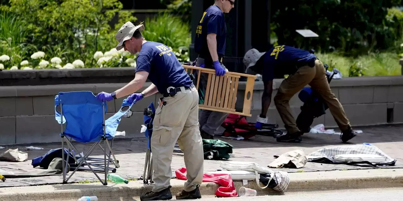 Highland Park shooting leaves 2-year-old bloodied and alone after parents killed