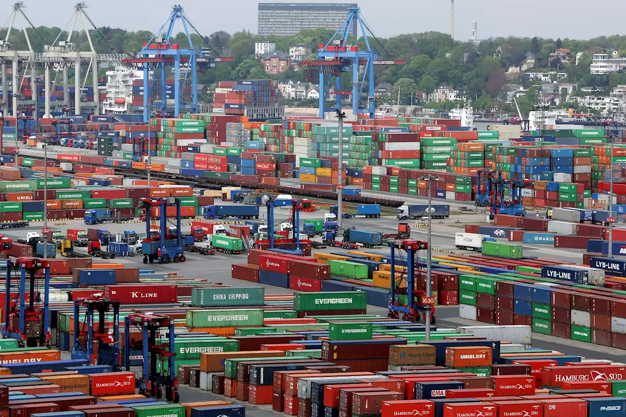 There's a Battle Over Inflation-Linked Pay Adding to European Port Contagion