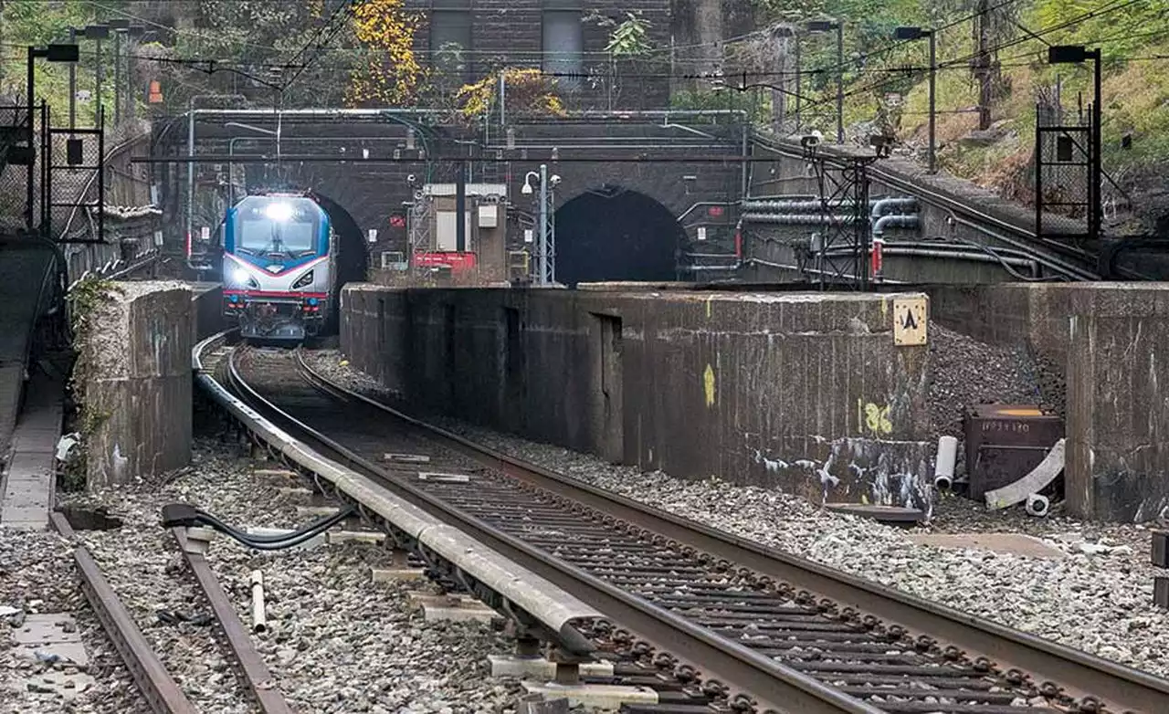 N.J., N.Y. sign funding agreement on Gateway rail tunnel, bridge. Tunnel work could begin in 2023.