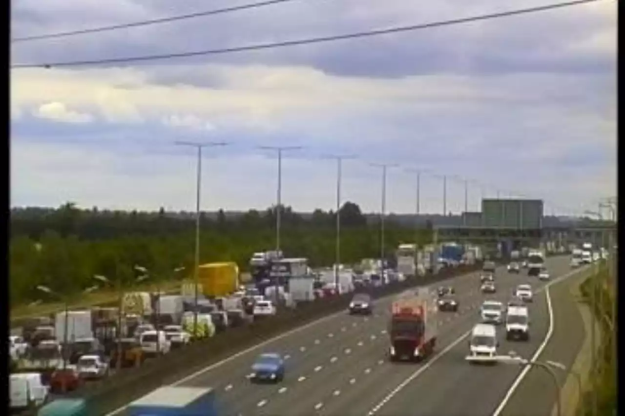 Multiple car crash causes long delays on M1 - live updates