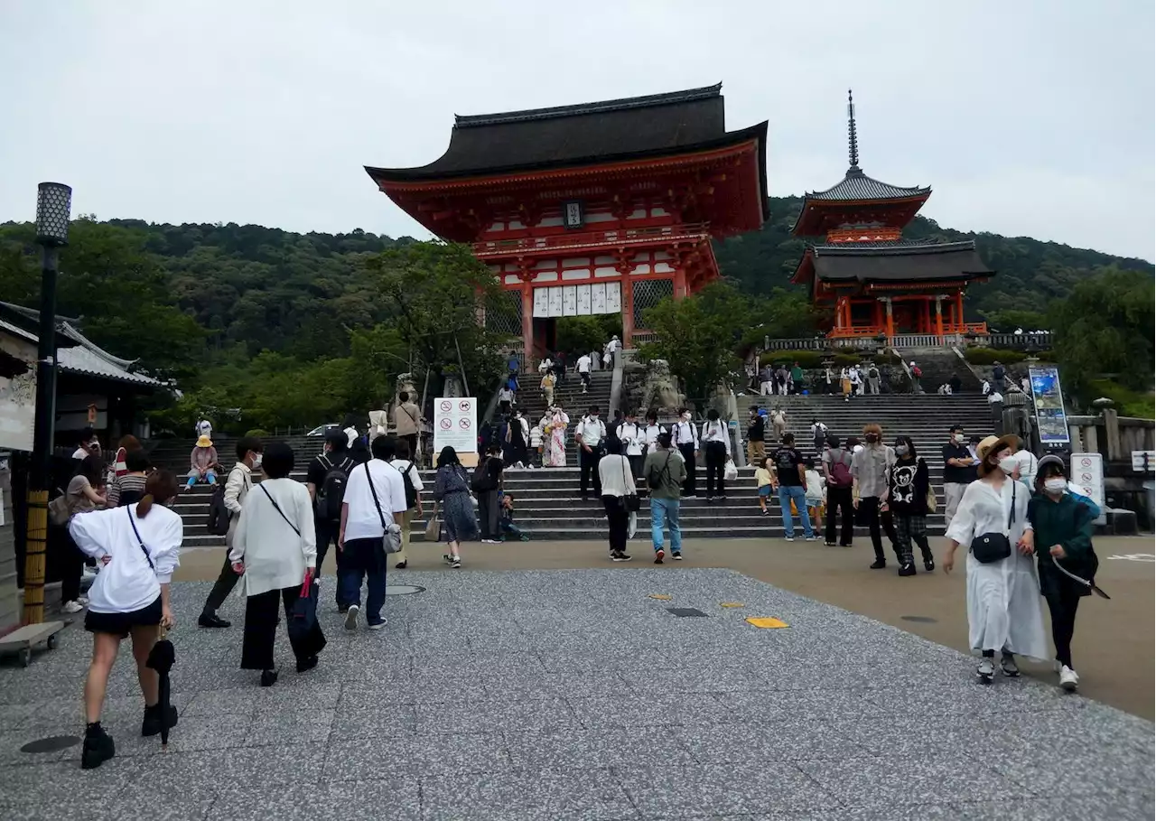 Kyoto's love-hate relationship with tourists endures as yen weakens