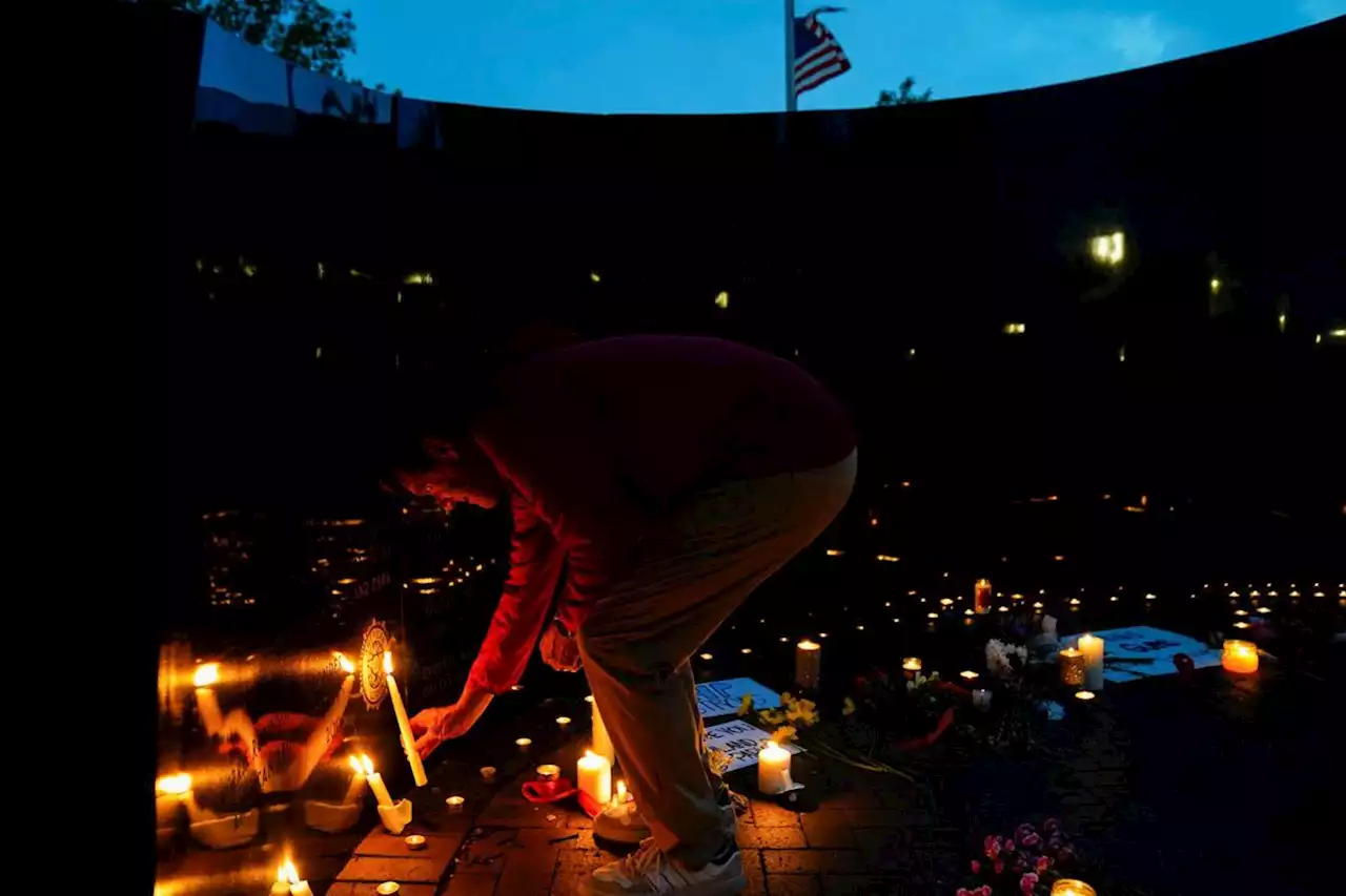 Fourth of July shooter on rooftop kills 6 in Chicago's Highland Park suburb