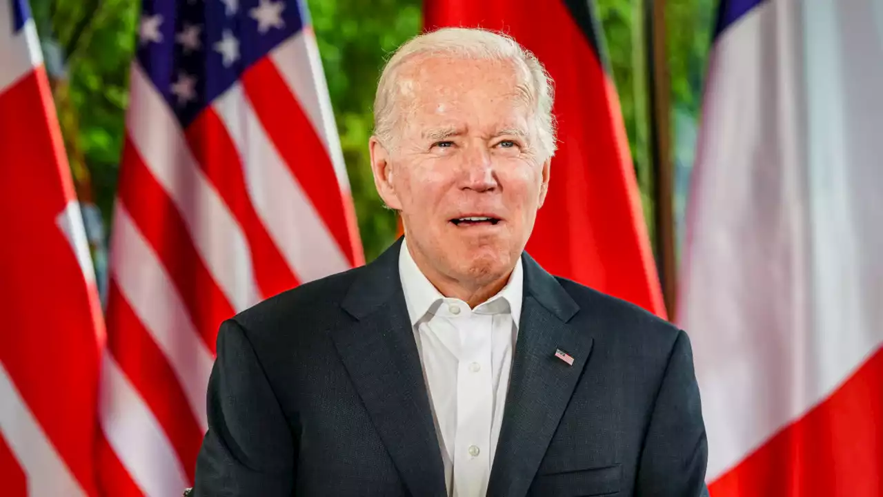 There&#8217;s a growing chorus of people &#8216;throwing Biden under the bus&#8217;