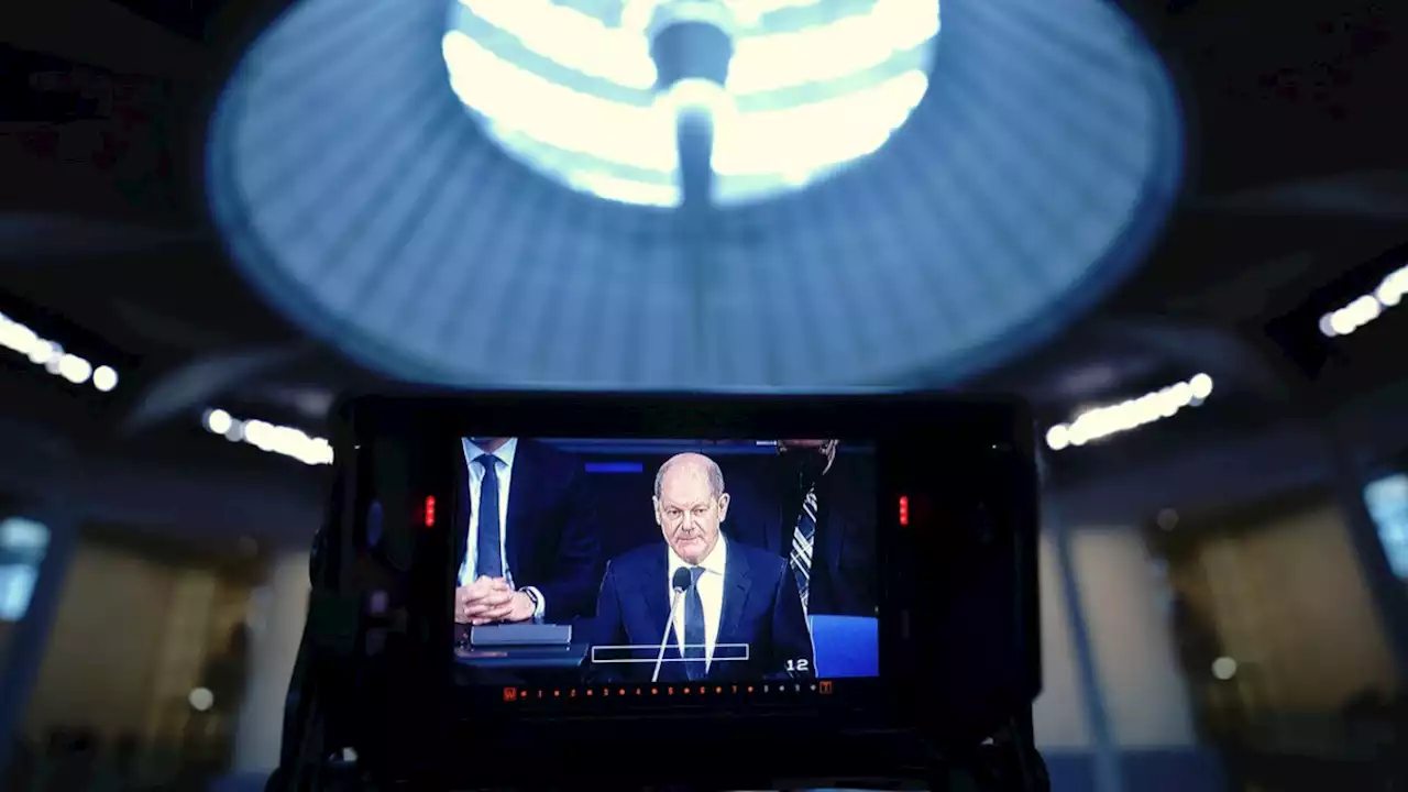 Live: Die Regierungsbefragung mit Bundeskanzler Scholz im Bundestag