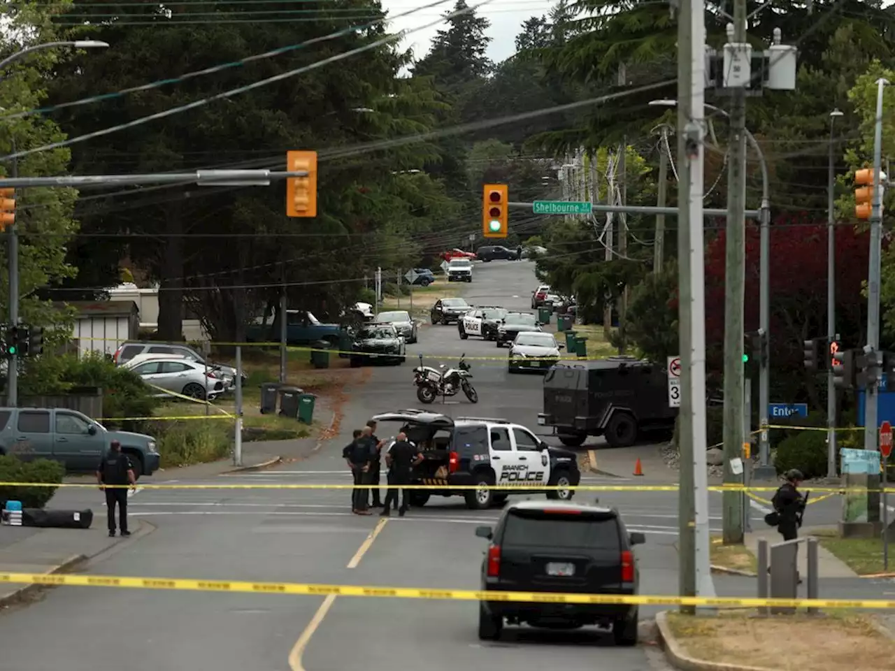 B.C. police officers recovering after bank shootout overwhelmed by support