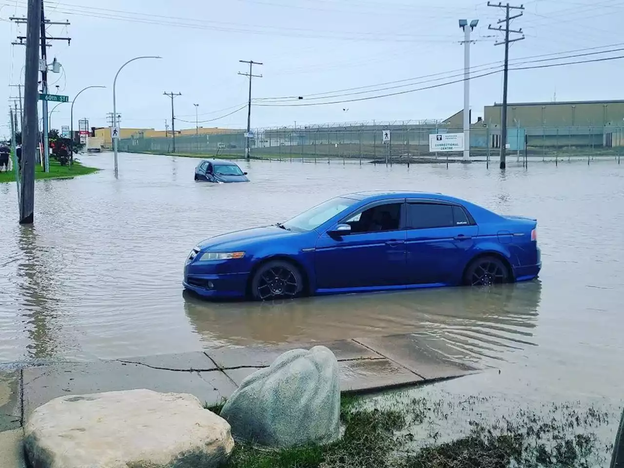 Water main break forces closure of intersection near Saskatoon jail