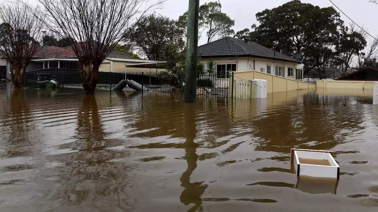 Oversvømmelser tvinger tusindvis flere hjemmefra nær Sydney