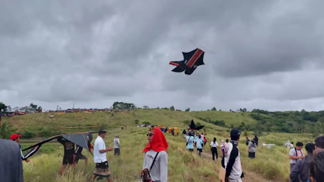 Nusa Penida Kite Festival di Bukit Teletubies Gairahkan Pariwisata