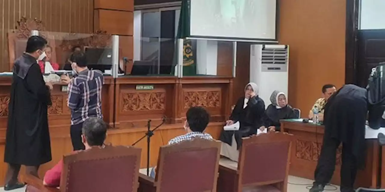 Hari Ini, Pak RT Bantu Irjen Napoleon Ganti Gembok Sel Kece Bersaksi di Sidang | merdeka.com