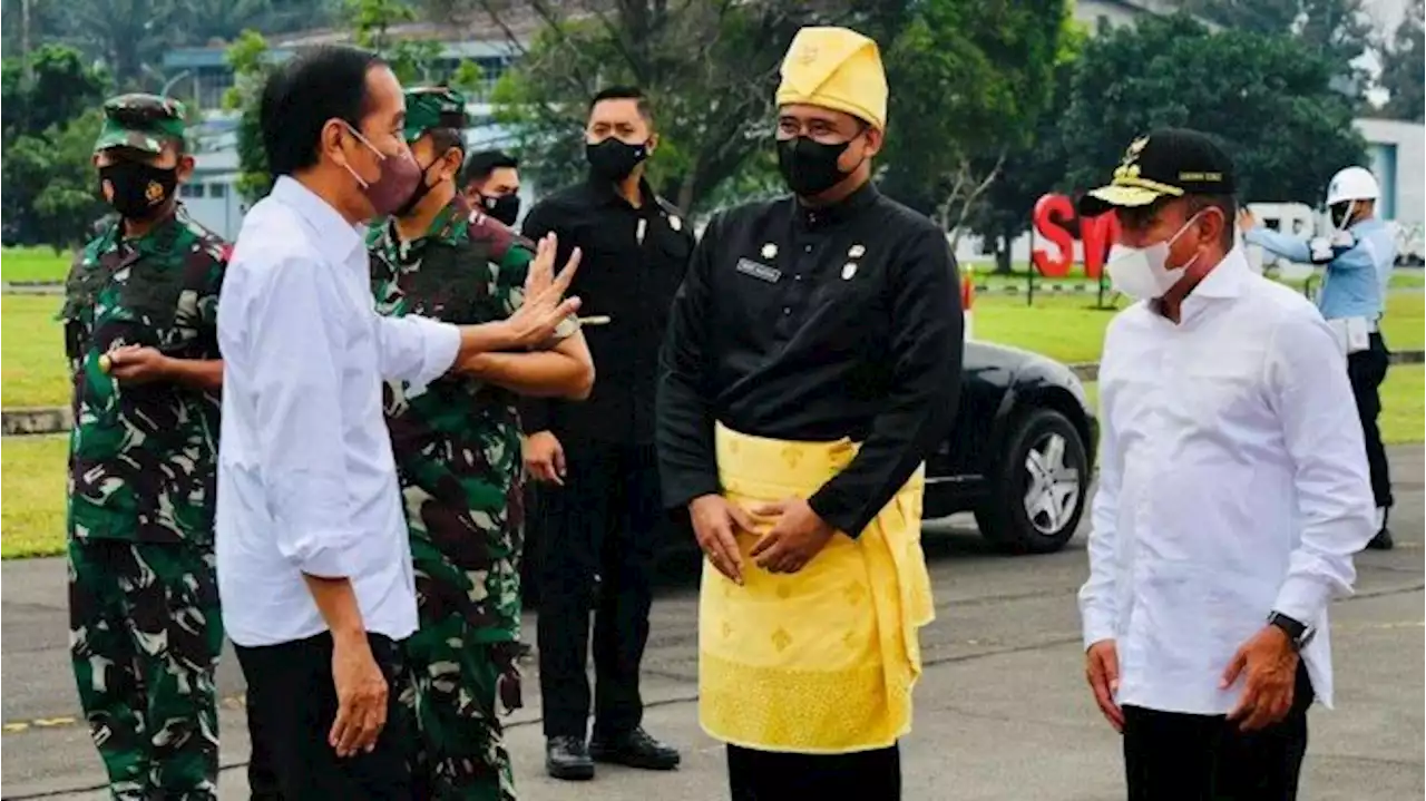 Jokowi Hari Ini di Sumut: Bagi Bansos, Dialog Petani Sawit, & Harganas