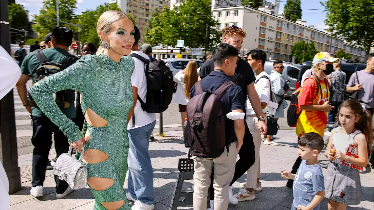 Street style, i migliori look avvistati a Parigi nella settimana dell'Haute Couture