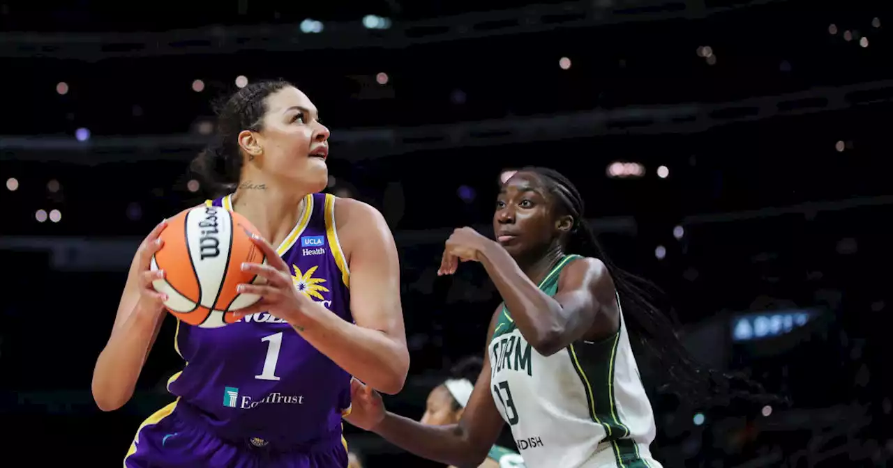 Breanna Stewart scores 23 points, Storm rout Sparks 106-69