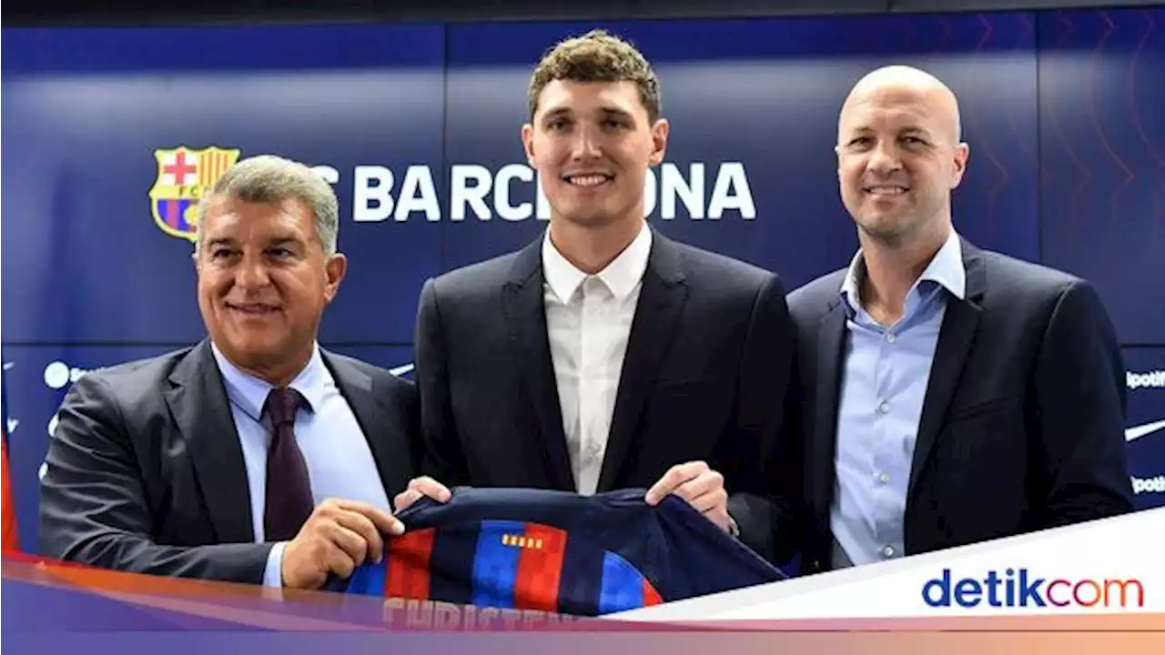 Galeri Foto: Baru Gabung, Christensen Langsung Cium Lambang Barcelona