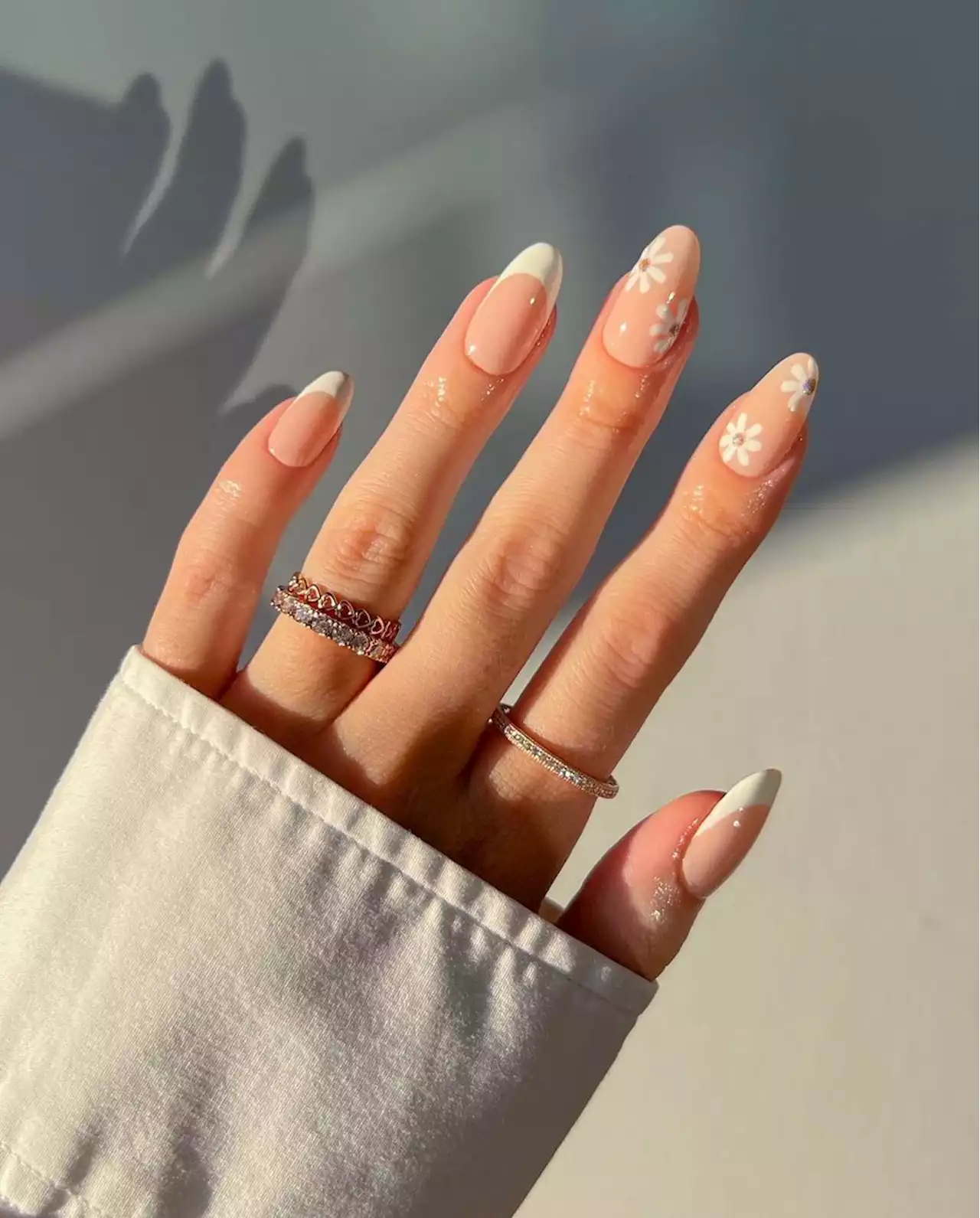 People are going ~ wild ~ for these made-to-measure, stick-on gel nails