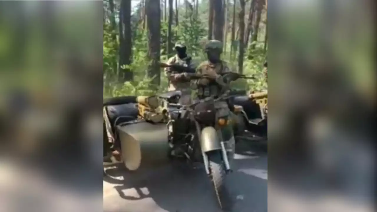 Watch Ukrainian soldiers use motorcycle sidecars for missile launches