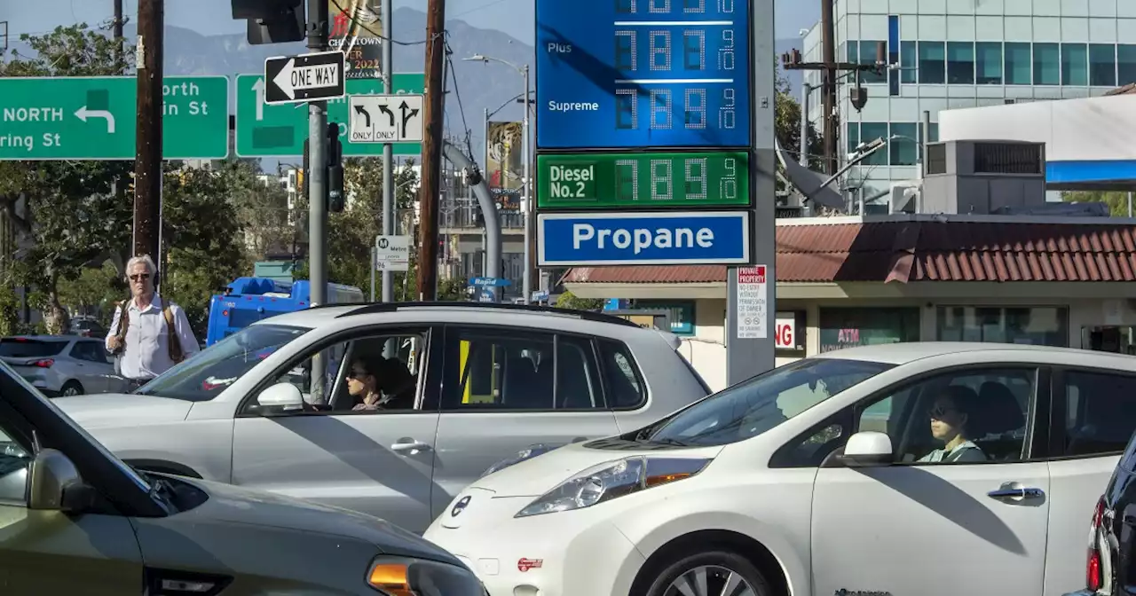 Letters to the Editor: Defund Big Oil. Don't ever buy a gas-powered car again