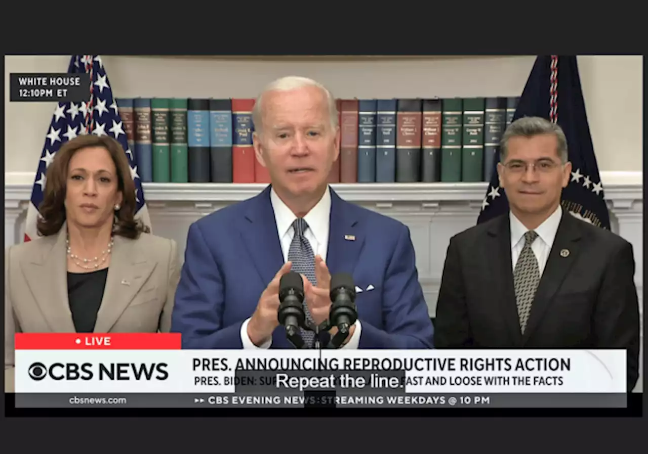 Biden reads “repeat the line” on teleprompter