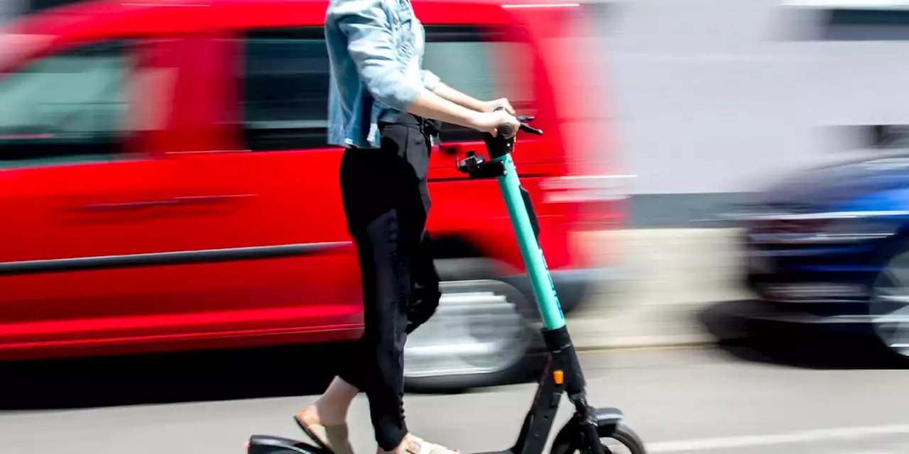 Beschwerden und Unfälle: Wie die Stadt Nürnberg der E-Scooter Herr werden will