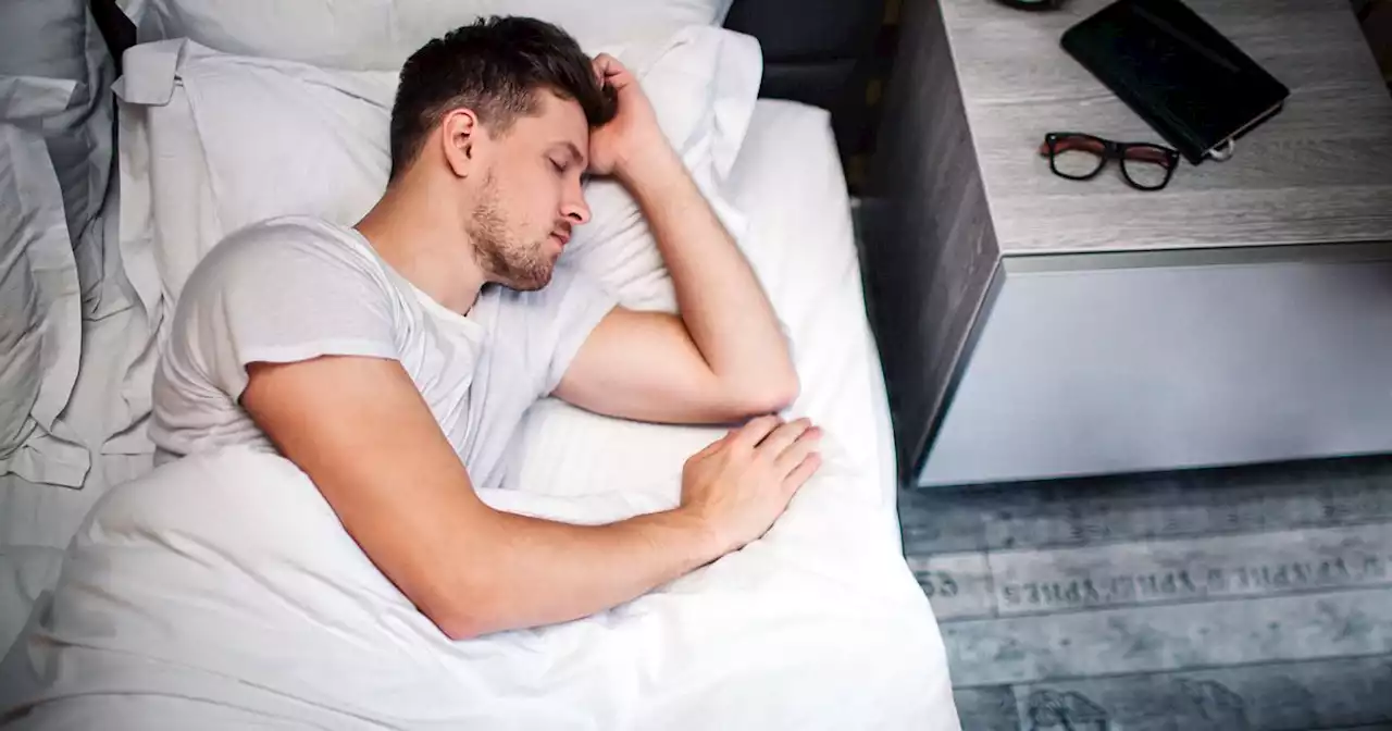 Sleep expert shares top tips for a good kip during heatwave