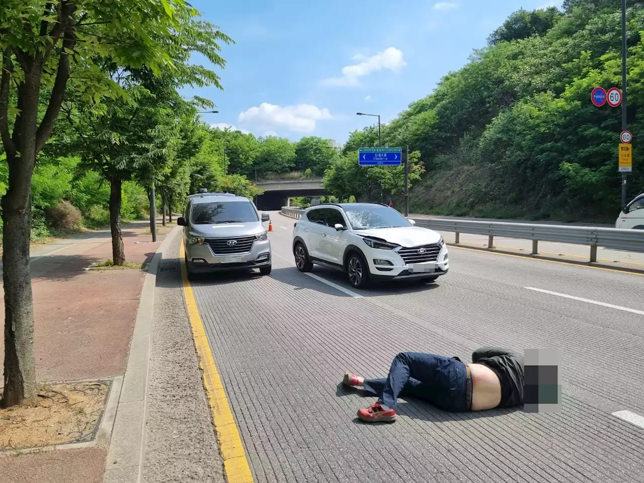 맨홀 작업하다 치였는데... '법 위반' 지적에 침묵하는 지역난방안전