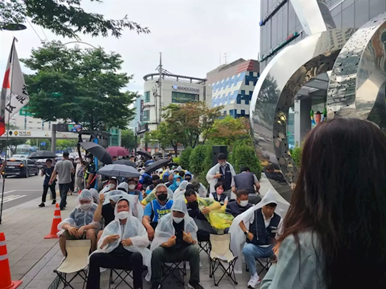 파리바게뜨 집단단식 4일째, '너무 참담하고 화 나'