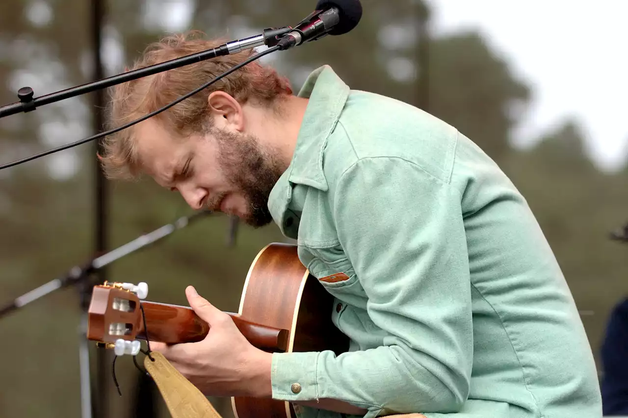 Flashback: Bon Iver Shows the World His 'Skinny Love'