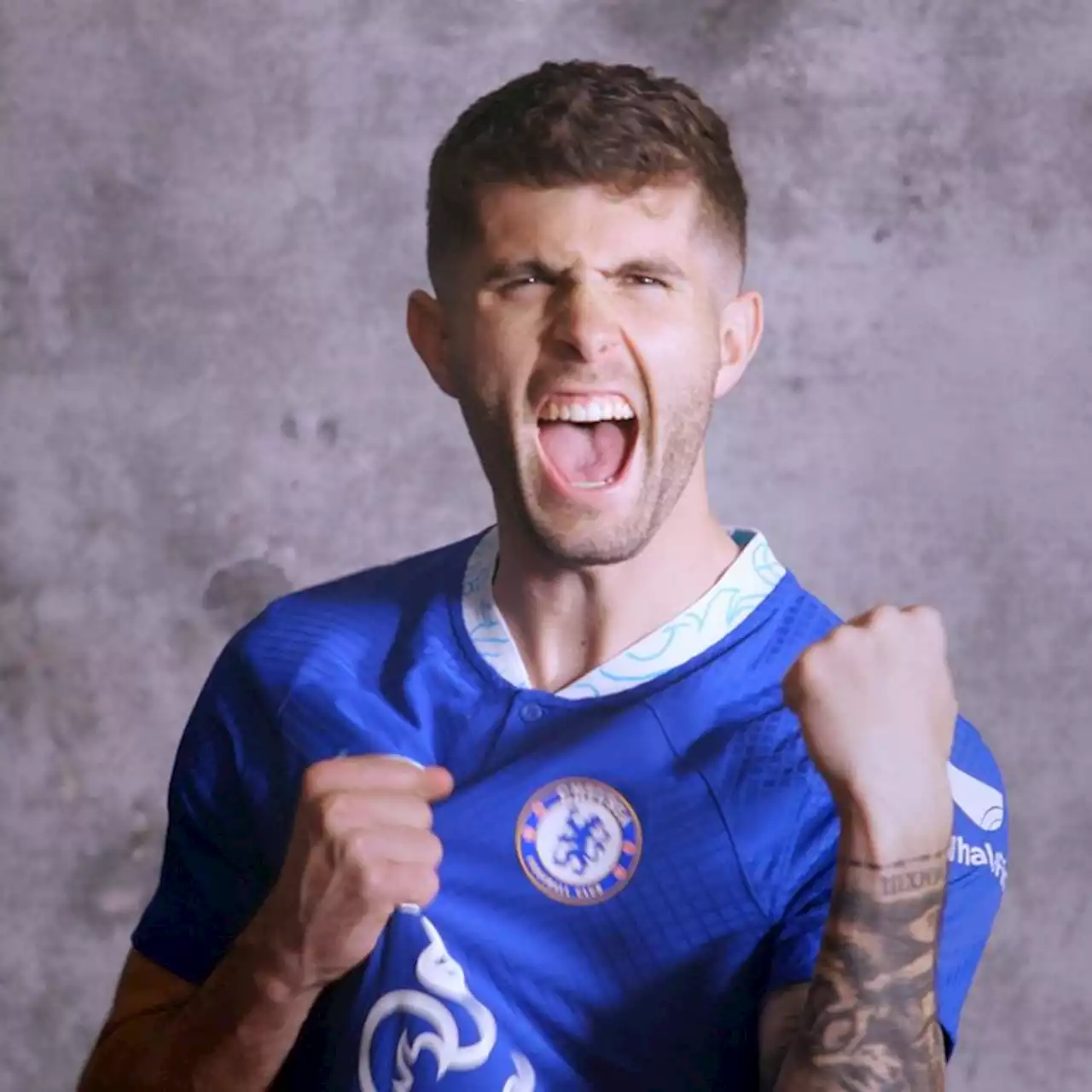 Pulisic among Chelsea stars to unveil new home kit amid transfer speculation