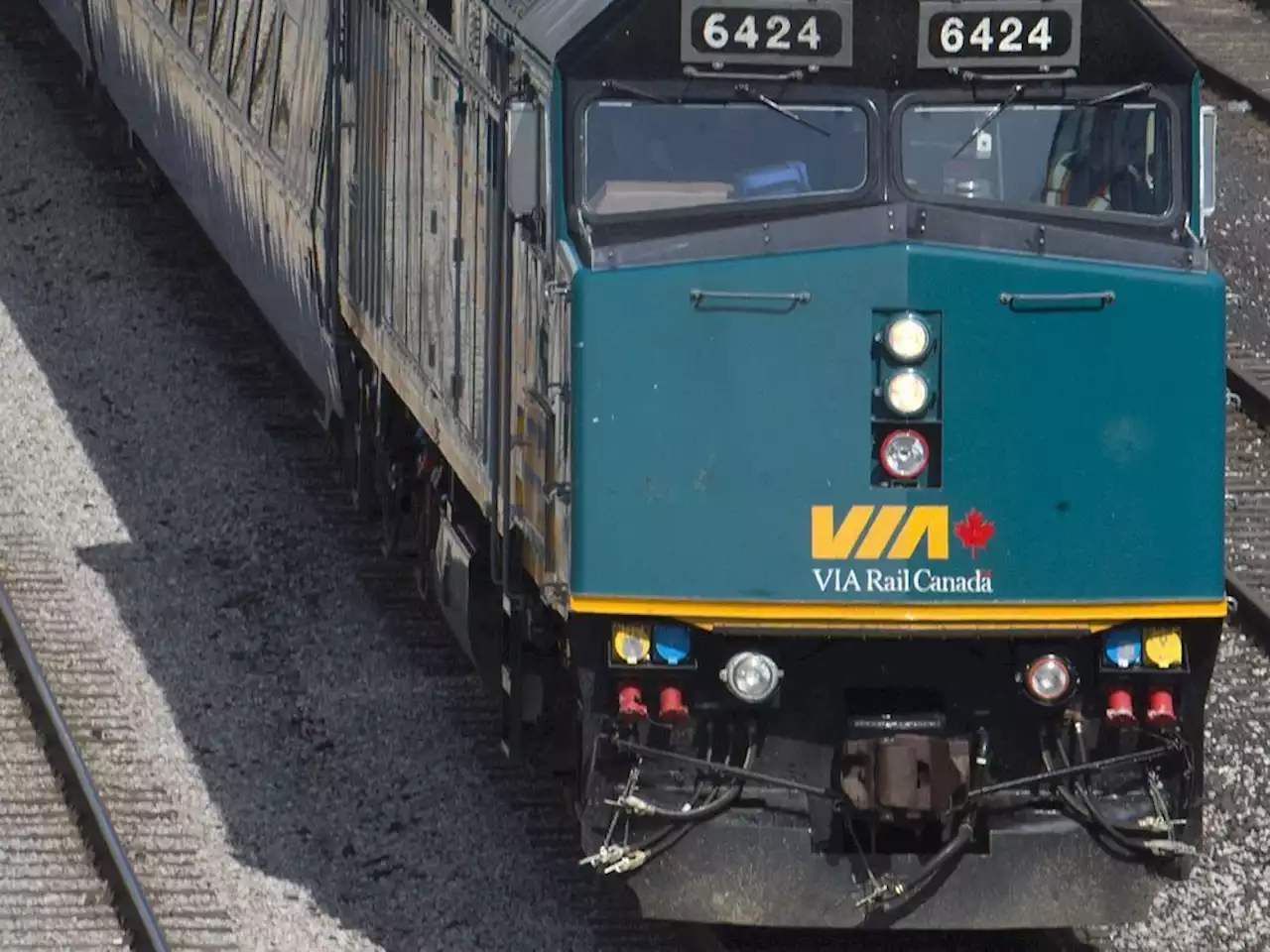 Via Rail receives 72-hour strike notice from Unifor, risk of service suspension