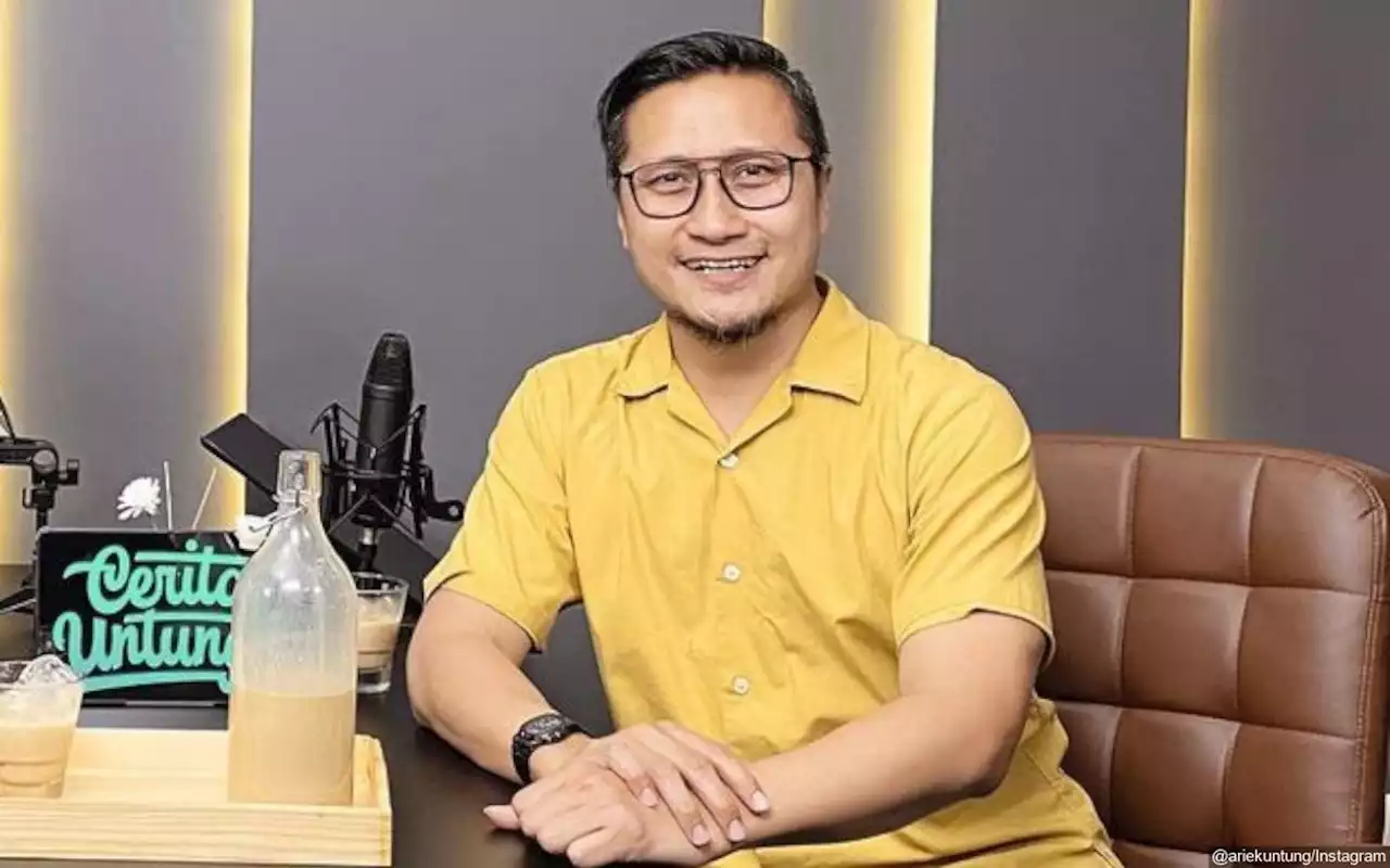 Arie Untung Unggah Video Dipukul Pegulat MMA Saat Pesan Makanan, Kok Malah Bikin Ngakak?