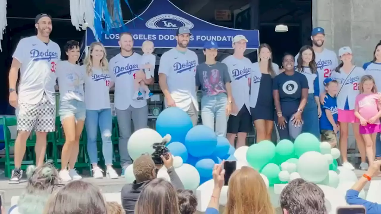 Dodgers players pack hygiene kits for children in need