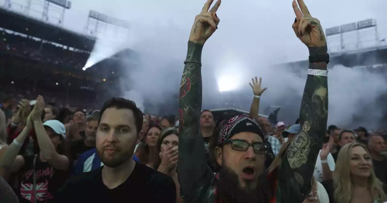 Def Leppard and Mötley Crüe at Wrigley Field: The songs and guitar hooks were all here, but some of these guys have aged better than others