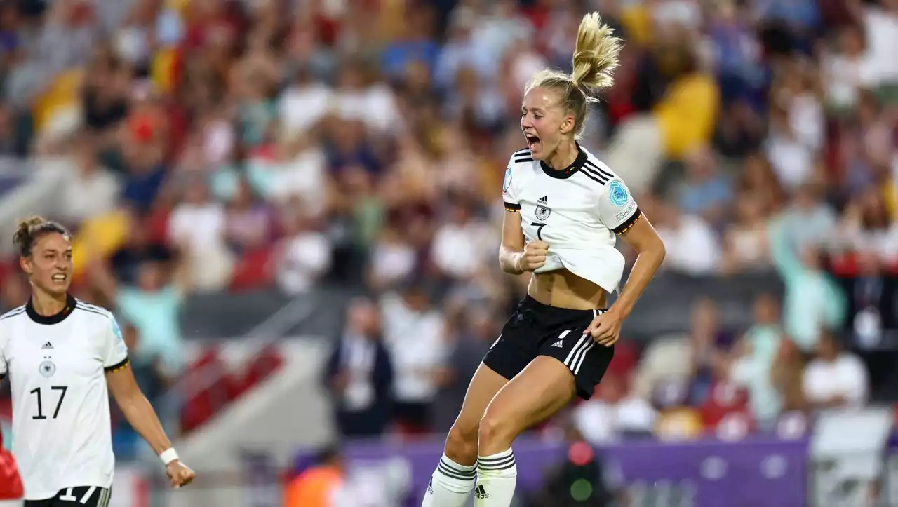 Fußball-EM der Frauen 2022: Deutschland begeistert beim Sieg gegen Dänemark