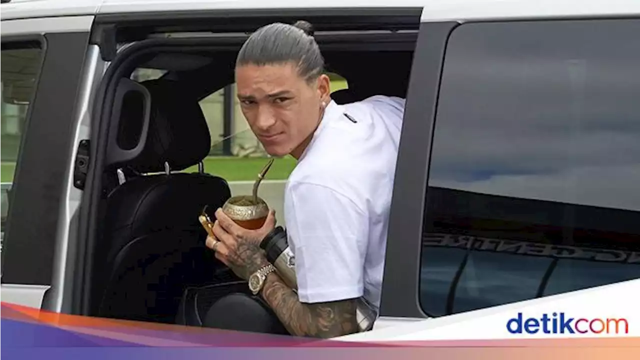 Mau Rebut Hati Fans? Darwin Nunez Bisa Tiru Cara Salah dan Mane