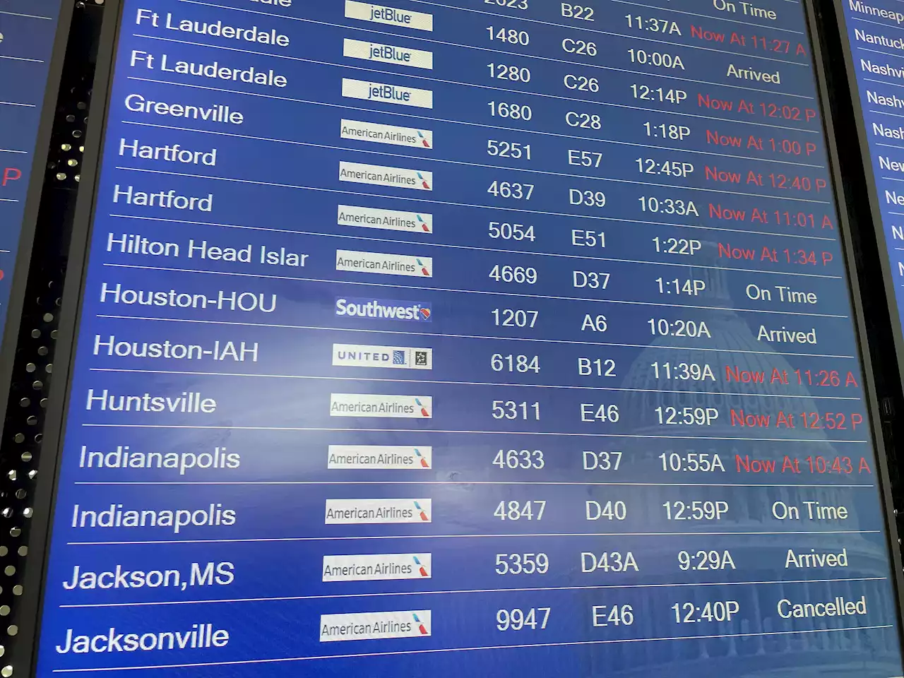 Thousands of US flights delayed Friday