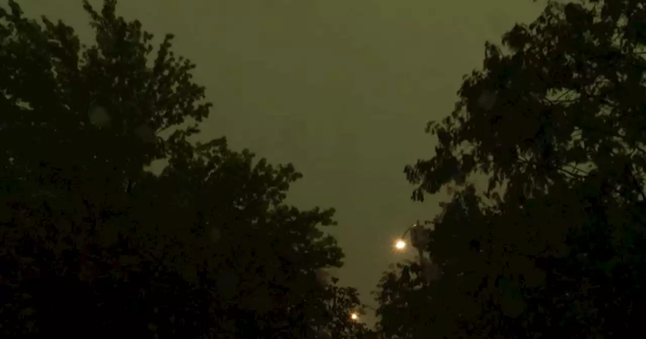 Severe weather causes sky to turn green in South Dakota