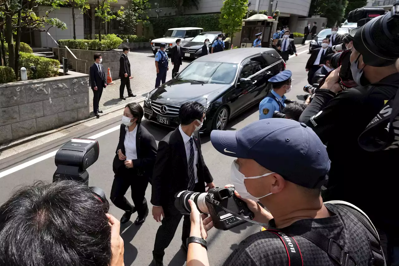 Abe's Body Arrives in Tokyo as Country Mourns Ex-PM's Death